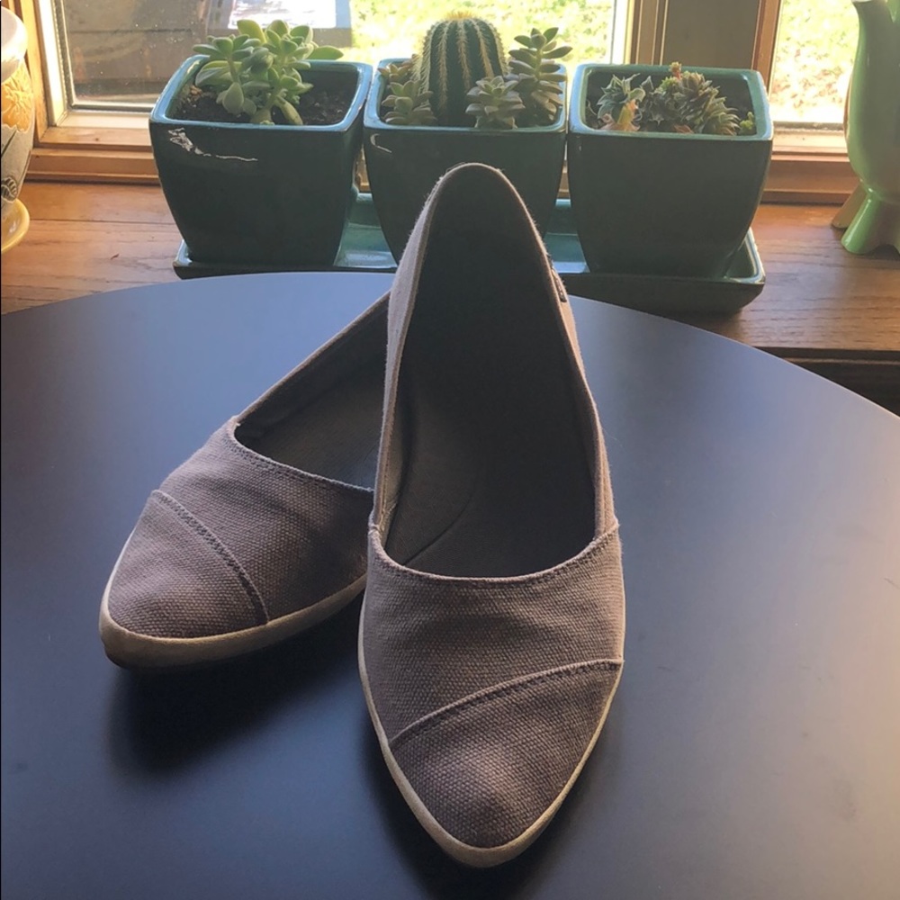 Sanuk Kat Prowl Pointed Toe Flats